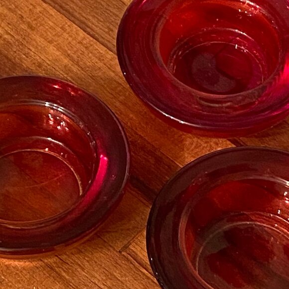 Red Round Glass Tea Light Candleholders Set of 3 - Picture 5 of 5